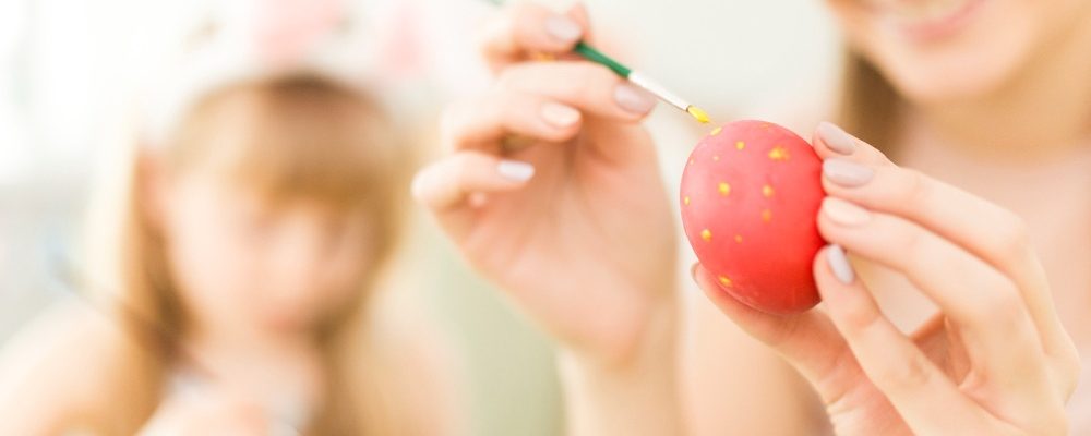 Decorazioni fai da te per Pasqua: attività da fare con i bambini